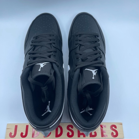 Nike Jordan 1 Low TD Black "OREO" Football Cleats FJ6245-001 Men’s Sz 16 RARE - Picture 6 of 10